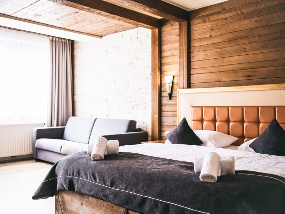 Comfort Double Room, 1 Bedroom, Mountain View | In-room safe, desk, laptop workspace, free cribs/infant beds