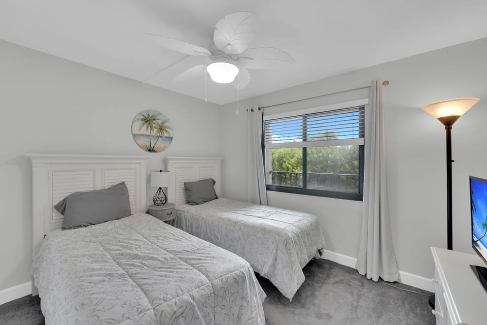 TV in guest room