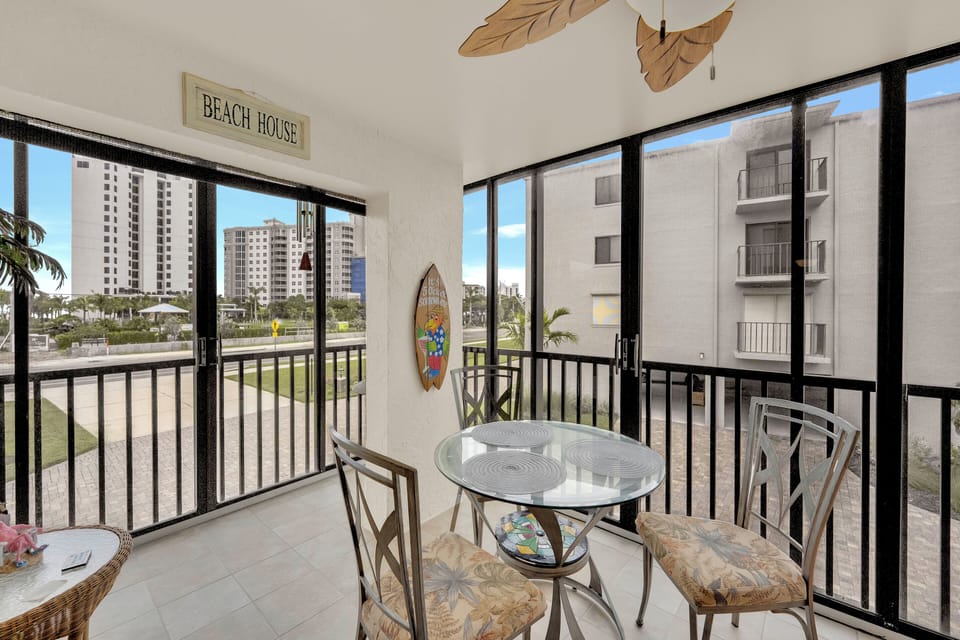 Large spacious corner balcony