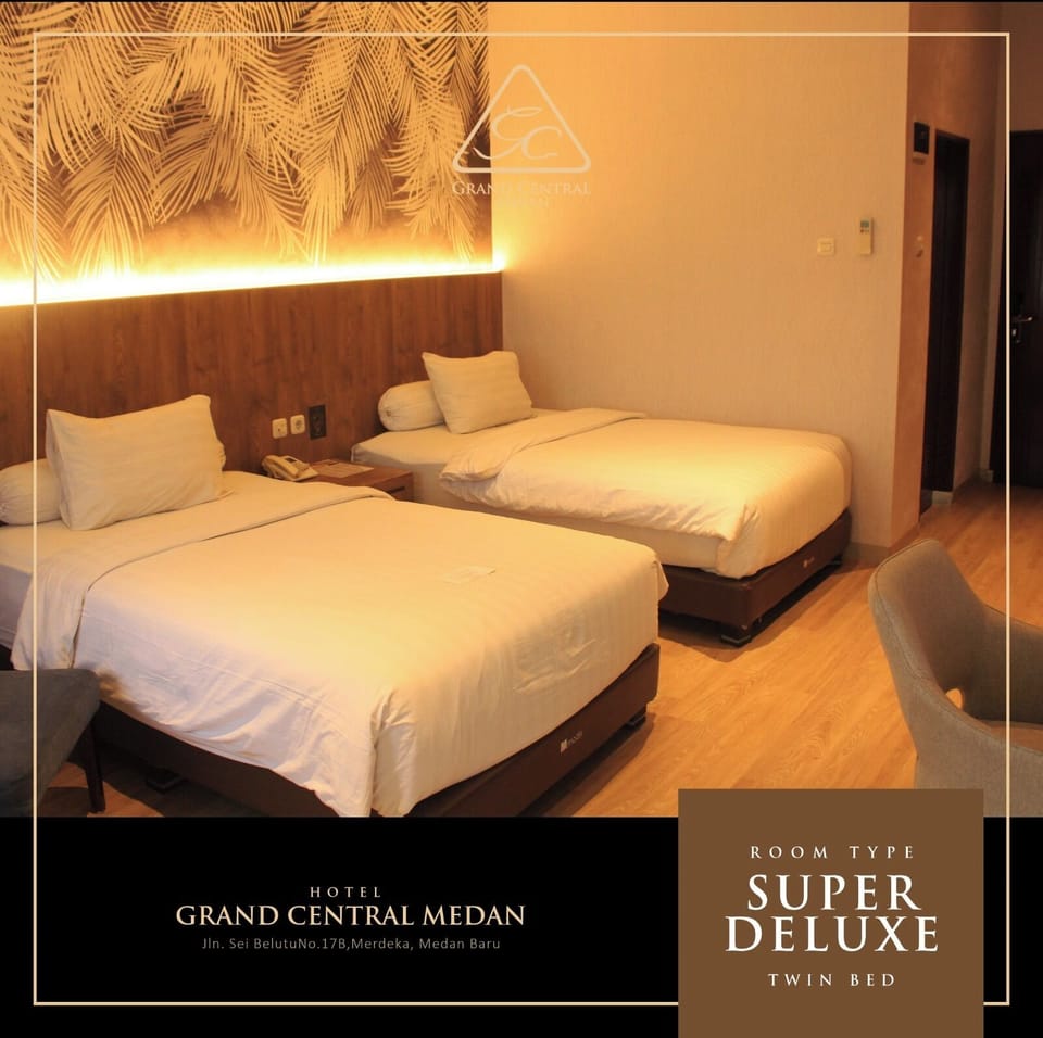 Executive Twin Room, Balcony, Courtyard View | Desk, WiFi (free)