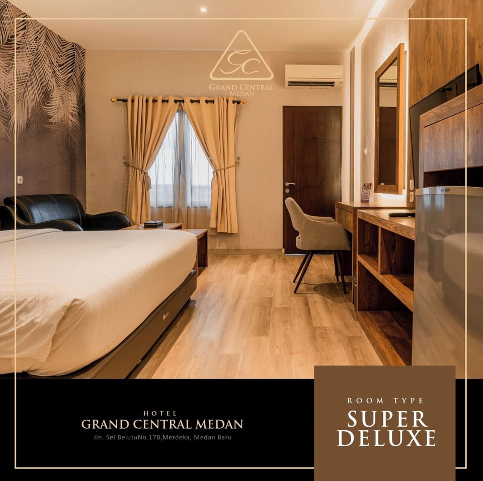 Executive Double Room, 1 King Bed, Balcony | Desk, WiFi (free)