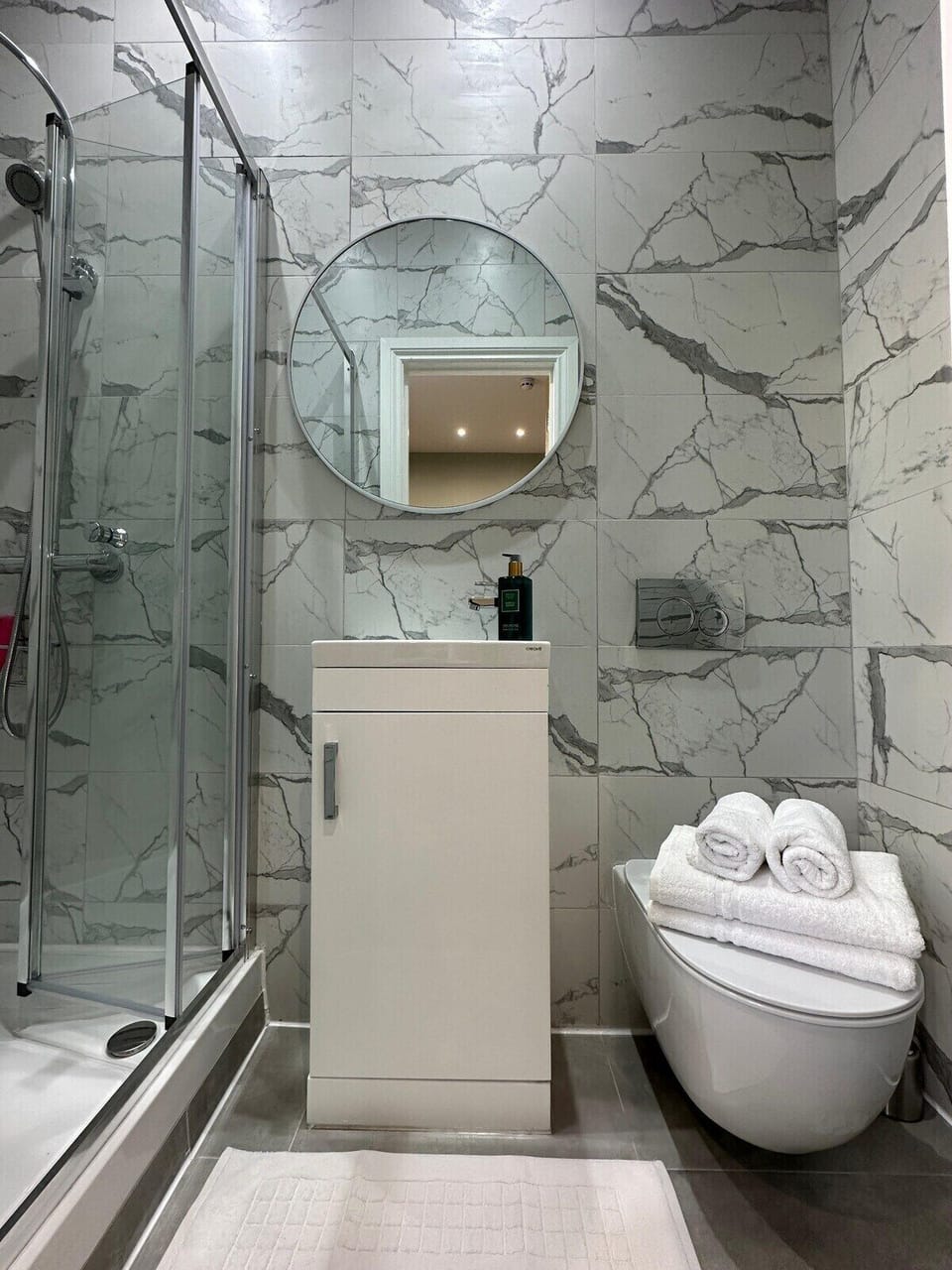 Shower, free toiletries, hair dryer, towels