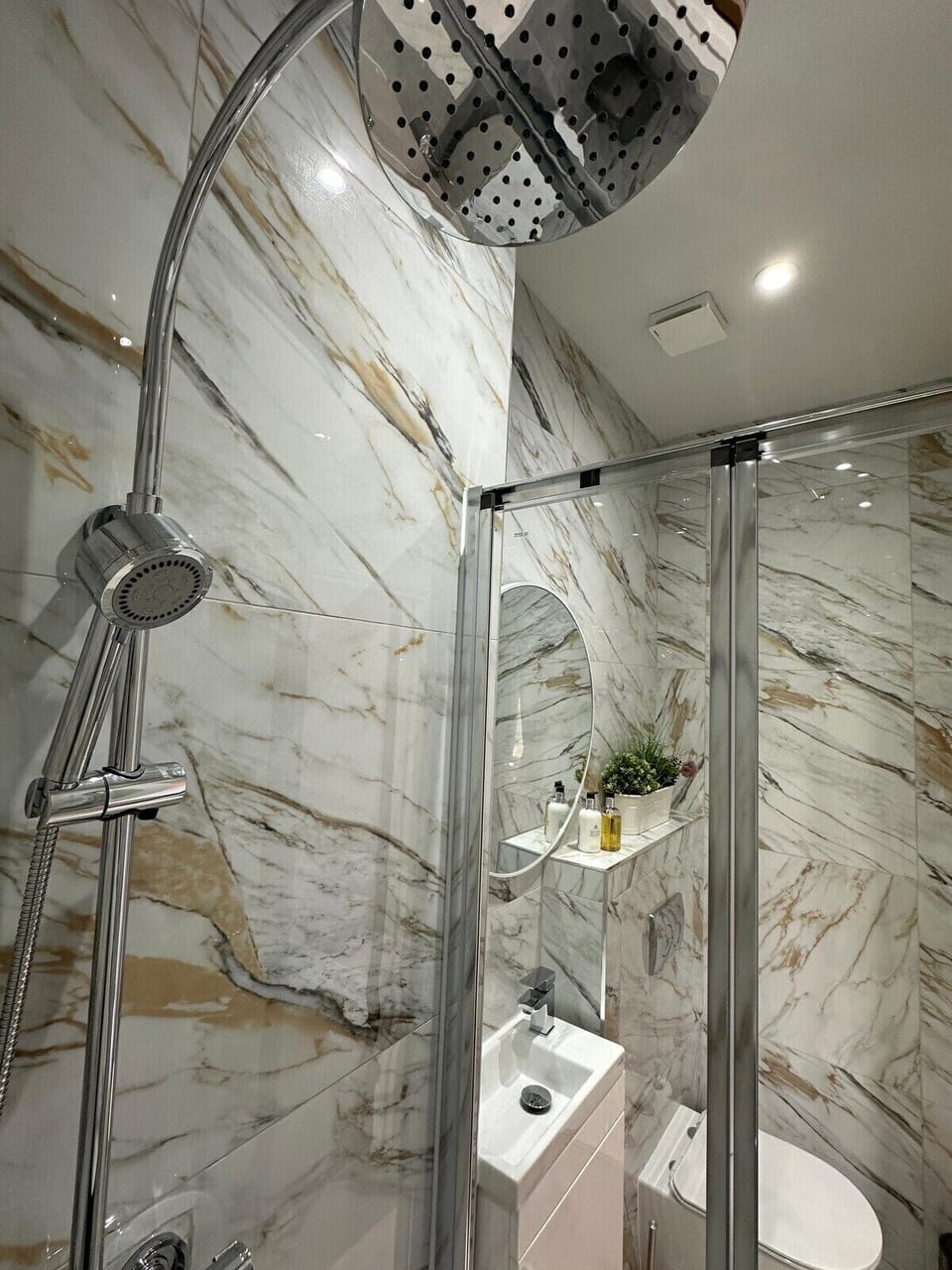 Shower, free toiletries, hair dryer, towels