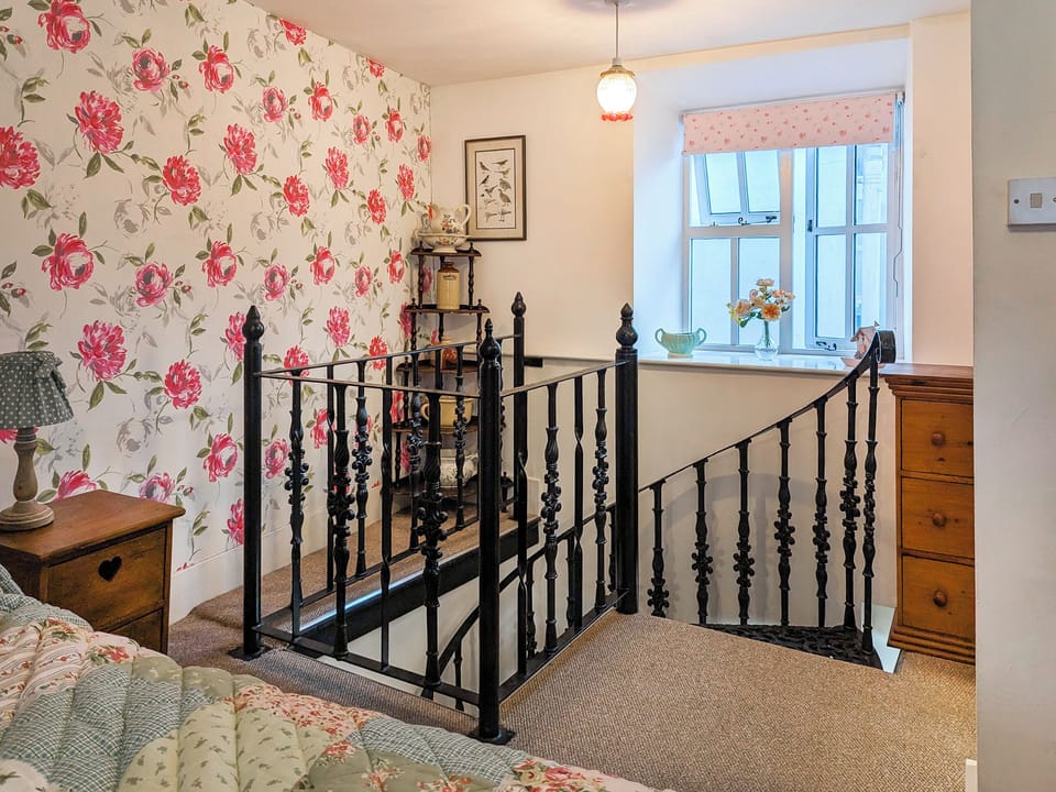 Landing | Wee Cottage, Paignton