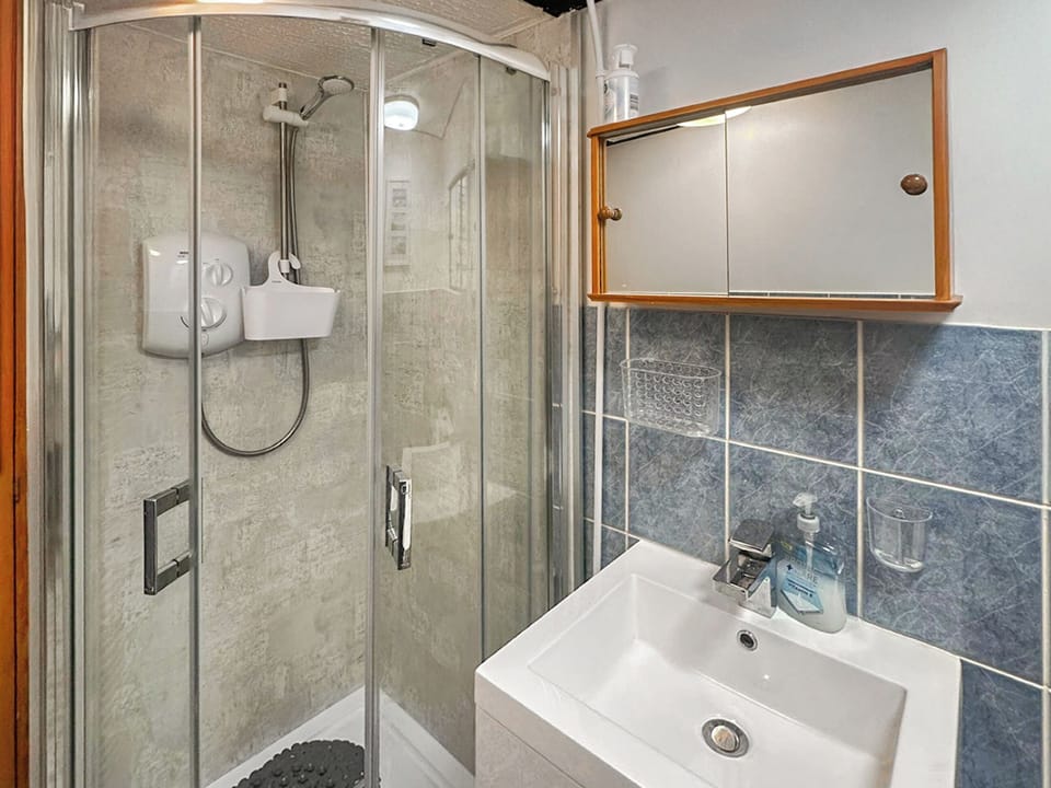 Bathroom | Wee Cottage, Paignton