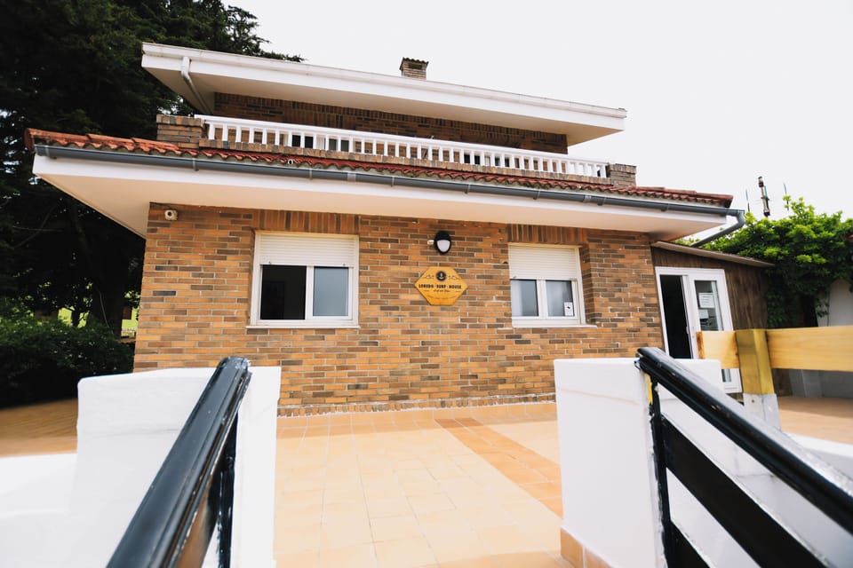Loredo Surf House Hotel in Cantabria