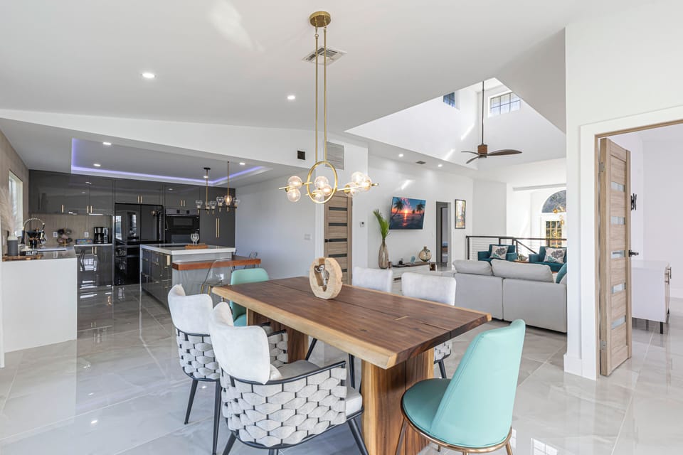 Dining area second floor off kitchen