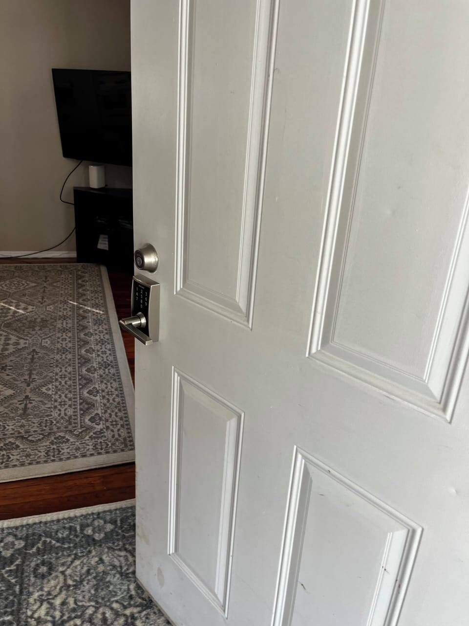 Keypad door lock