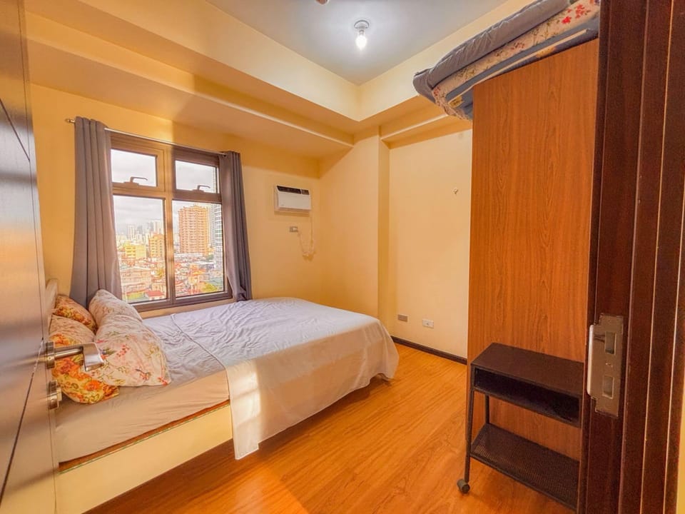 Signature Condo, 2 Bedrooms, Non Smoking, Kitchen | Individually decorated, individually furnished, laptop workspace