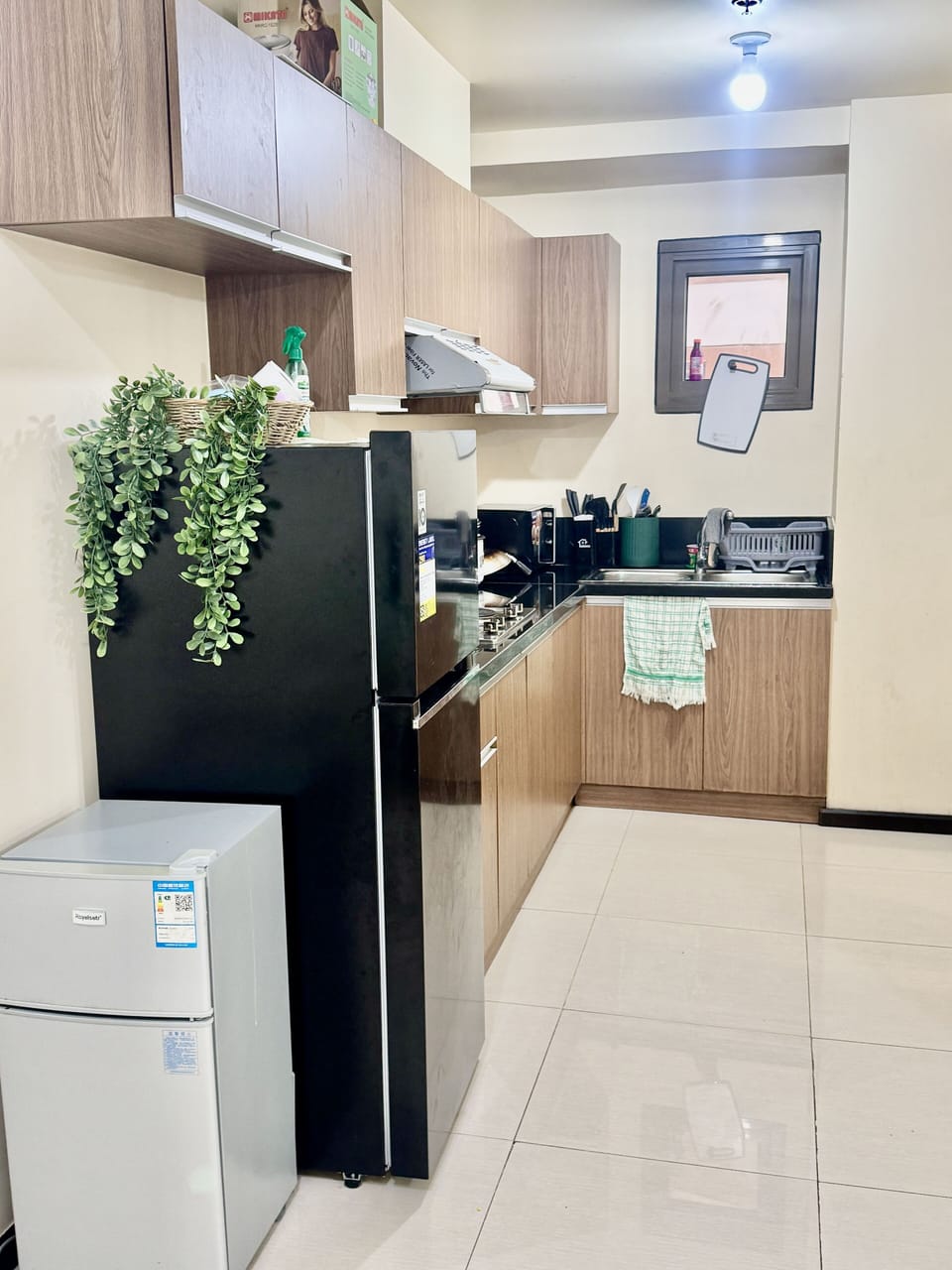 Signature Condo, 2 Bedrooms, Non Smoking, Kitchen | Private kitchen | Fridge, microwave, stovetop, cookware/dishes/utensils