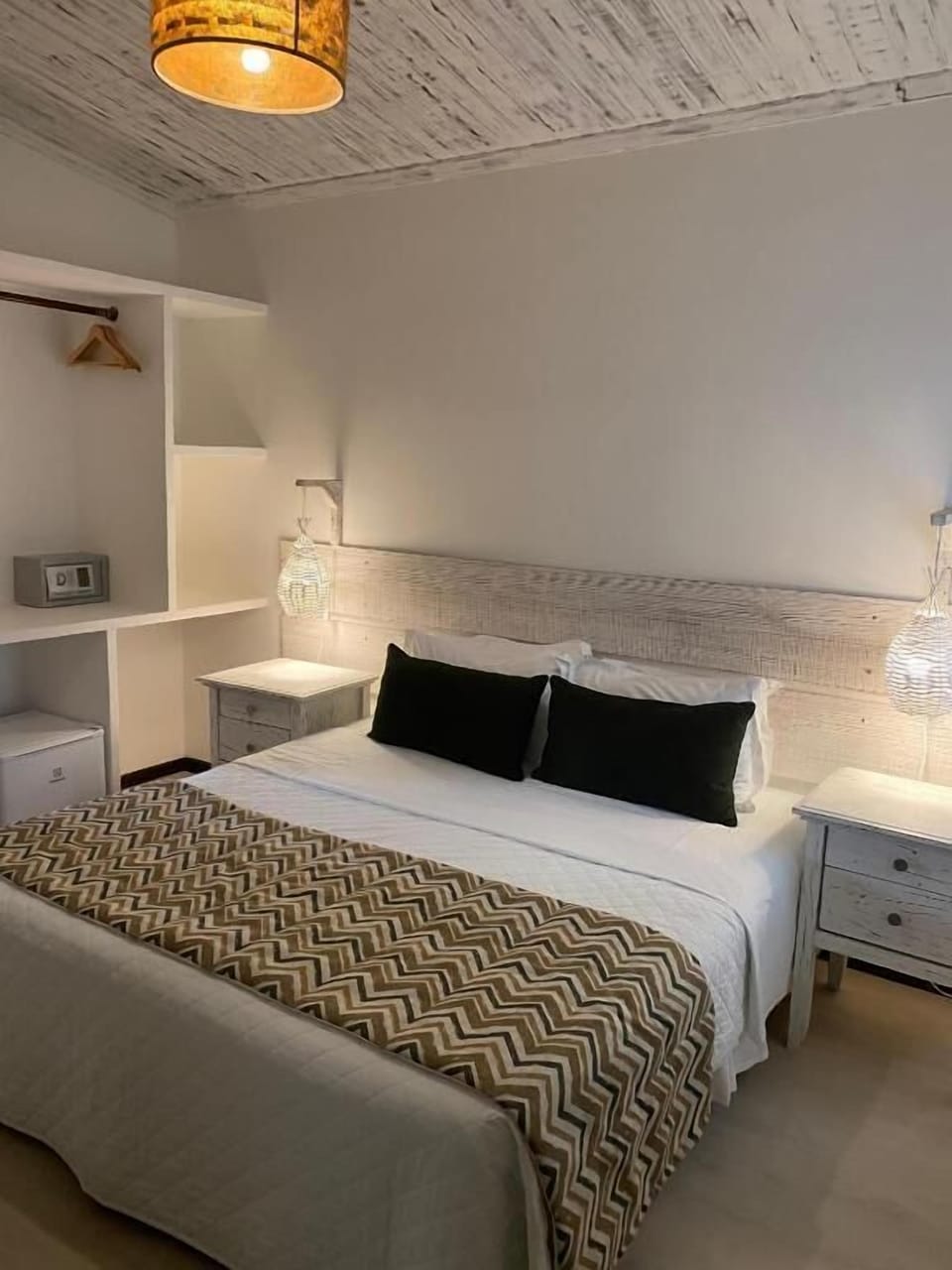In-room safe, blackout drapes, free WiFi