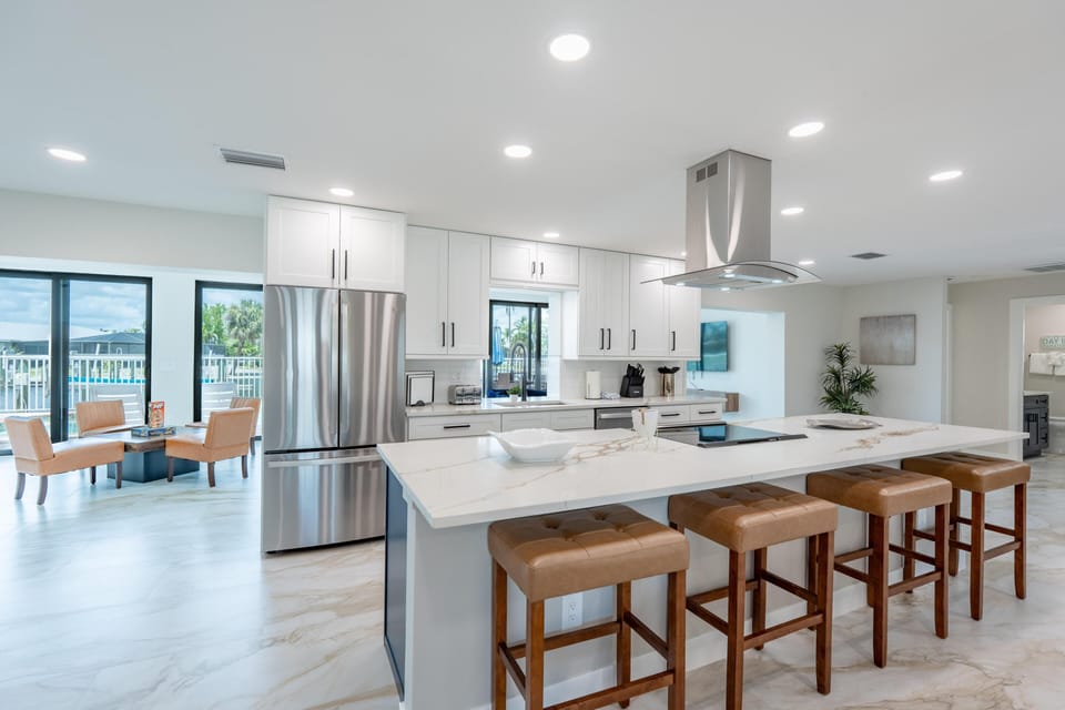House, Multiple Beds (Seas The Day) | Private kitchen | Oven, toaster