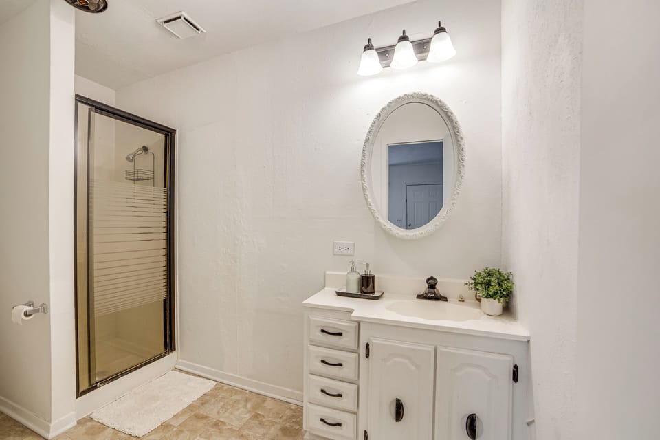 Full Bathroom