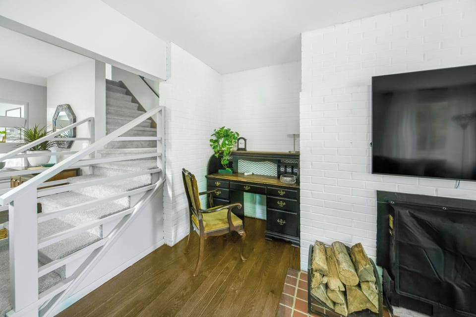 Dedicated workspace and HDTV ready for you to sign into your streaming services