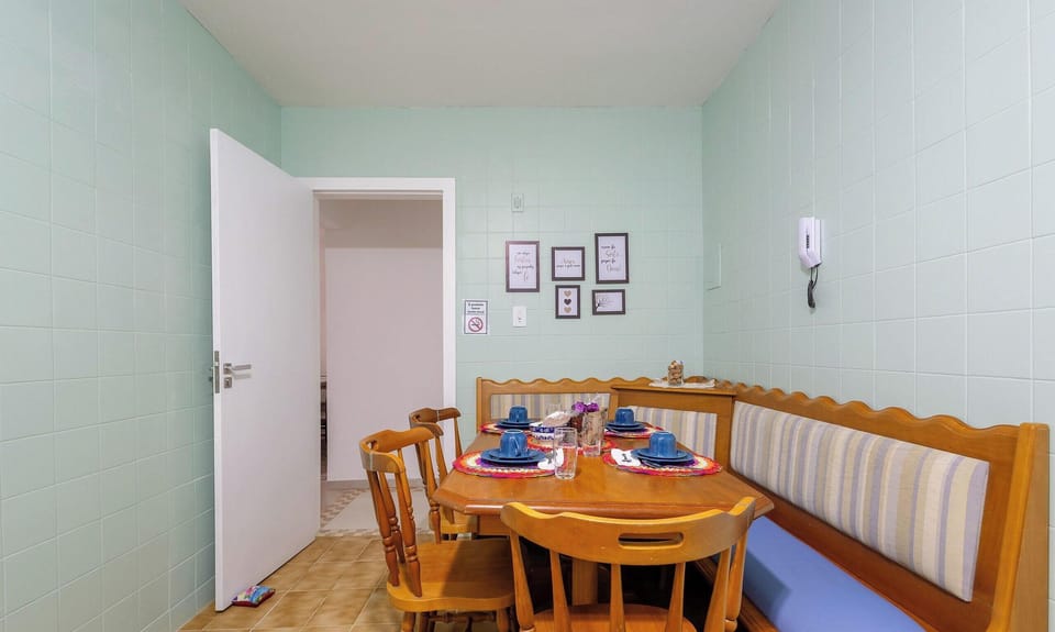 Basic Apartment | Dining