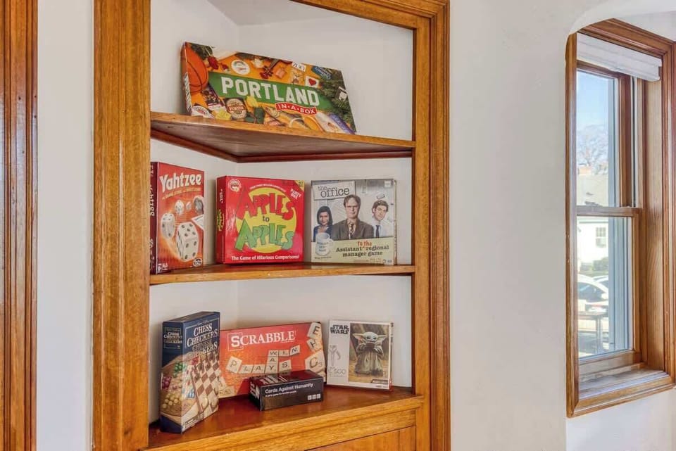 Portland-Inspired Decor with Local Touches for a Cozy, Welcoming Atmosphere.