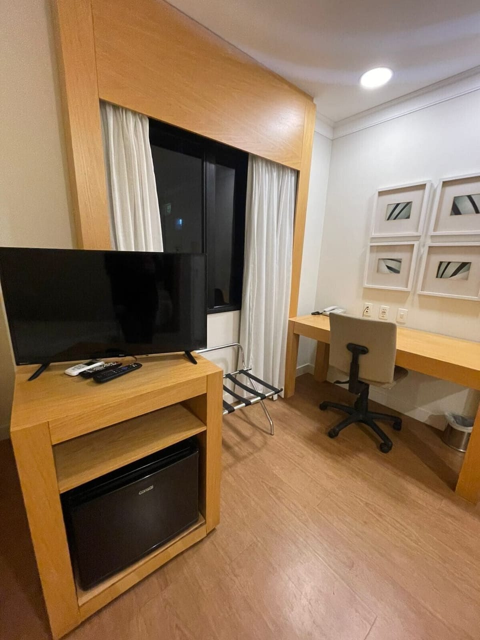 Deluxe Apartment | In-room safe, blackout drapes, soundproofing, iron/ironing board