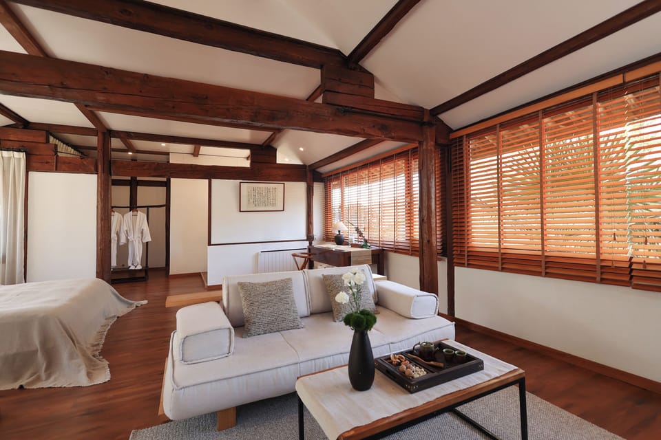 Superior Suite, Courtyard View | Desk, laptop workspace, blackout drapes, soundproofing