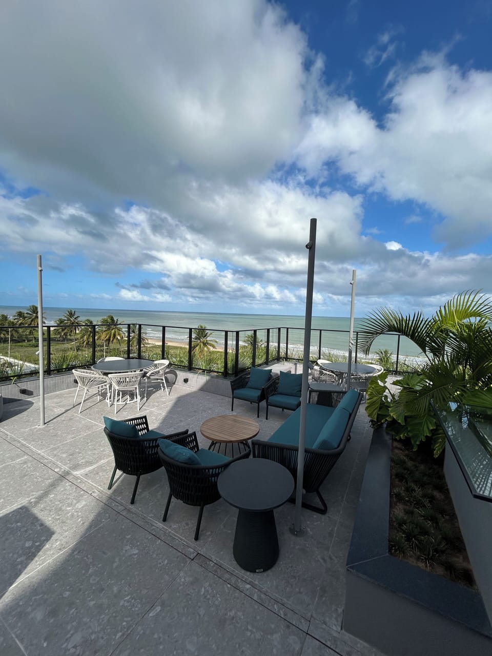 4 outdoor pools, pool umbrellas, sun loungers