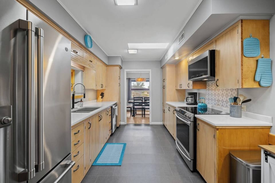 The home features a fully equipped kitchen, perfect for preparing meals during your stay.