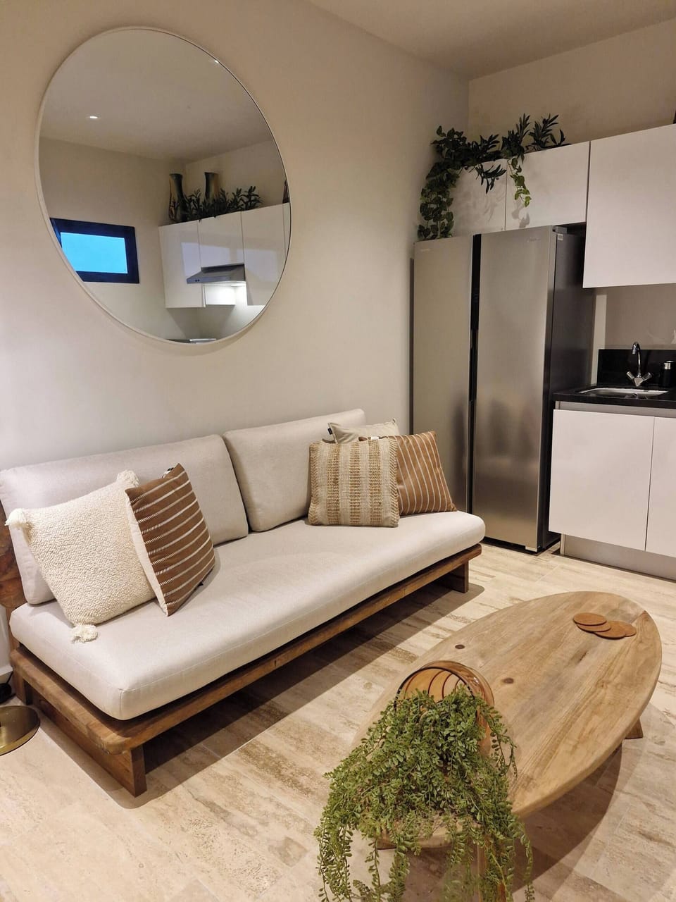 Apartment, 1 Bedroom, Balcony, Ocean View | Living room