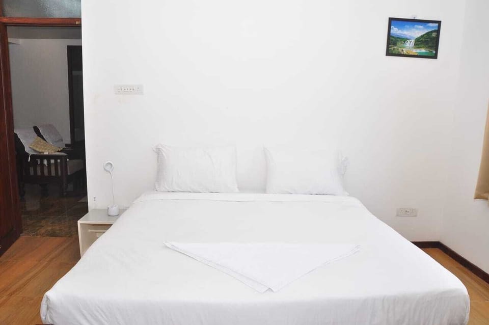 Deluxe Double Room | Free WiFi, bed sheets