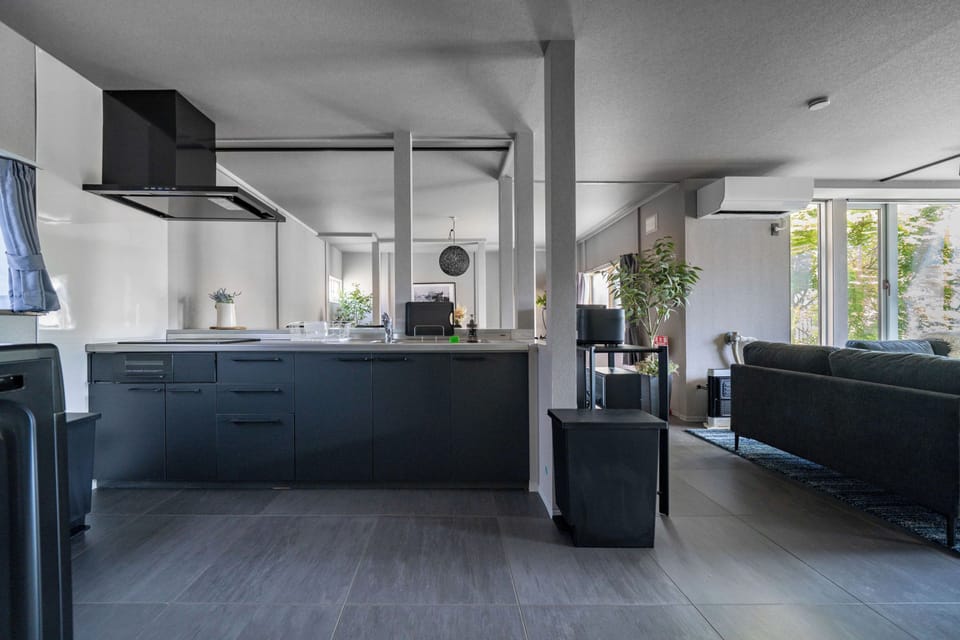 Fridge, microwave, stovetop, electric kettle