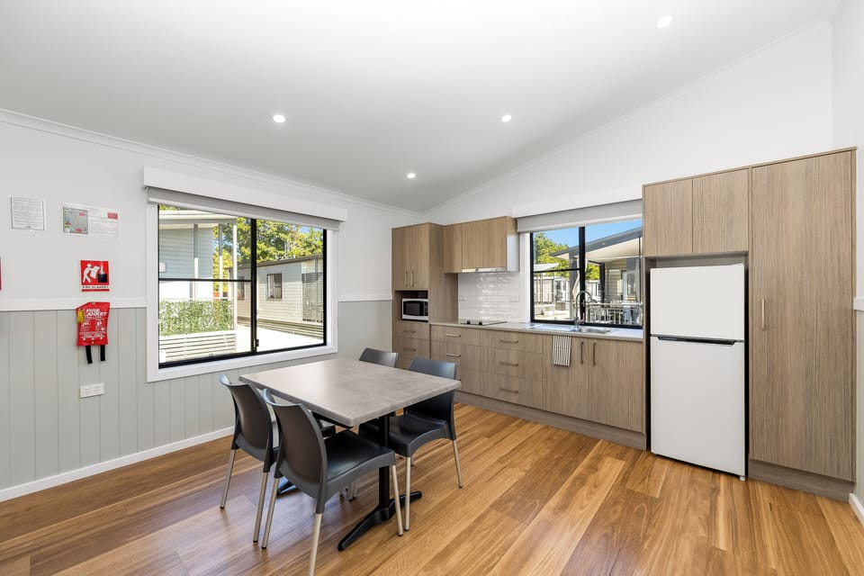 Superior Accessible 2 Bedroom Villa | Private kitchen | Microwave, stovetop, toaster, cookware/dishes/utensils