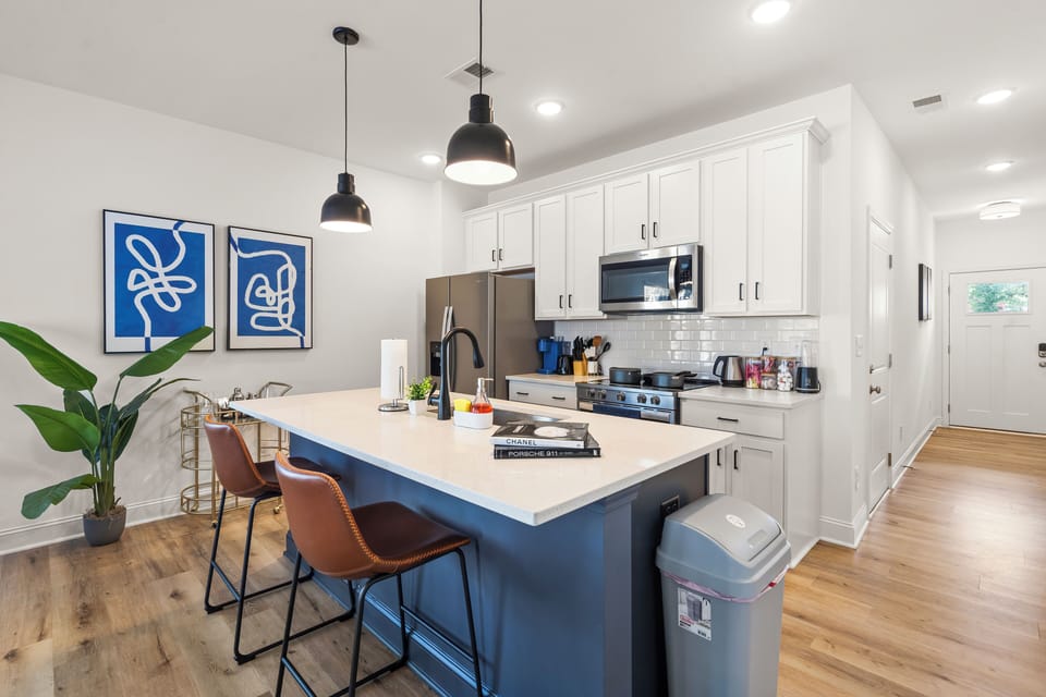 Townhome | Private kitchen | Electric kettle