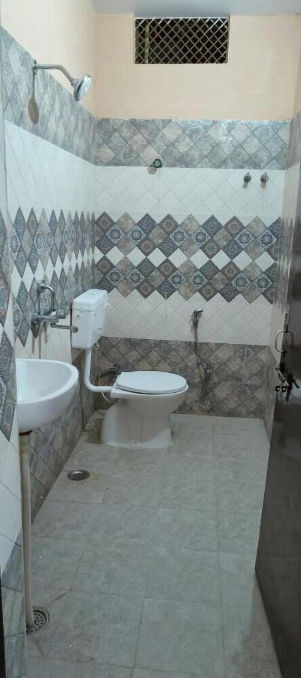 Basic Double Room | Bathroom | Shower, free toiletries, towels, soap
