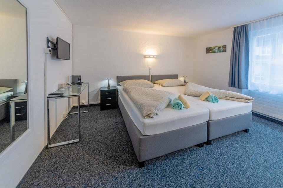 Family Quadruple Room, Mountain View | WiFi (free)