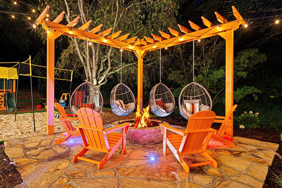 Gather ‘round the fire pit for s’mores, stories & starlight!