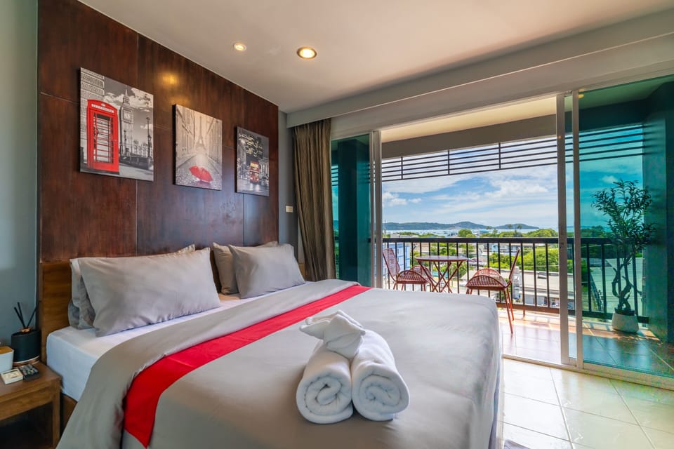 Premier Suite, 2 Bedrooms, Kitchen, Sea View | Premium bedding, Tempur-Pedic beds, in-room safe, individually decorated