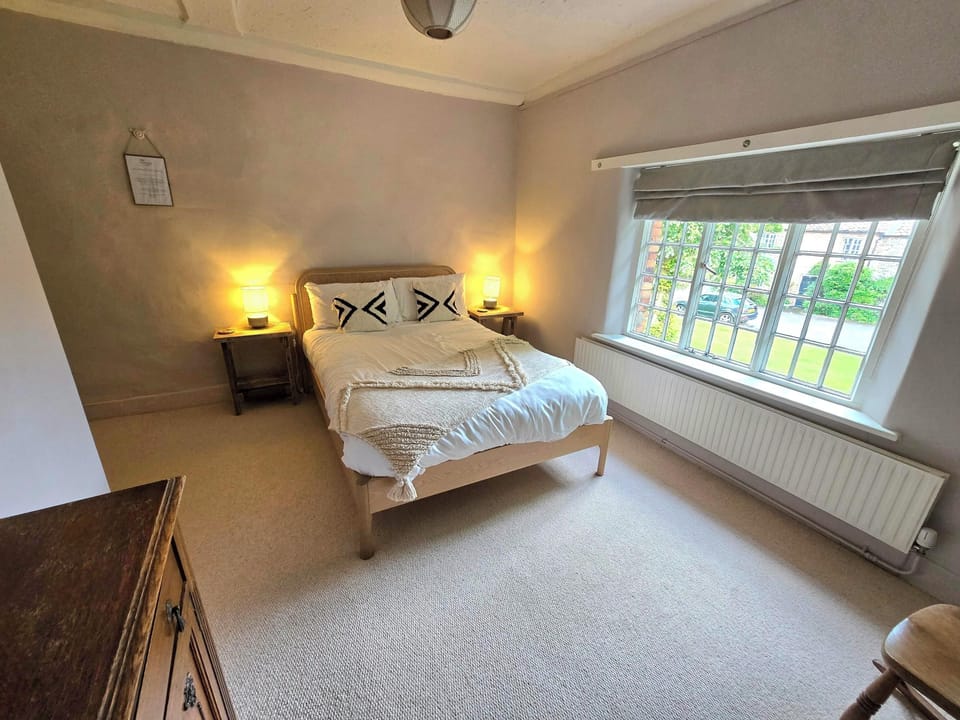 Double Room, Courtyard View | Desk, iron/ironing board