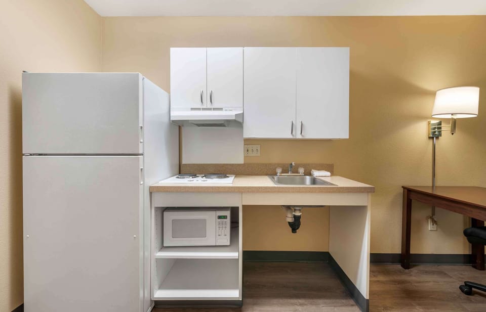Studio, 1 Queen Bed, Accessible, Non Smoking | Desk, iron/ironing board, free WiFi