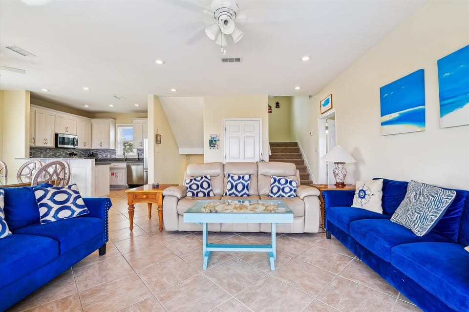 Living Area - 2nd Floor