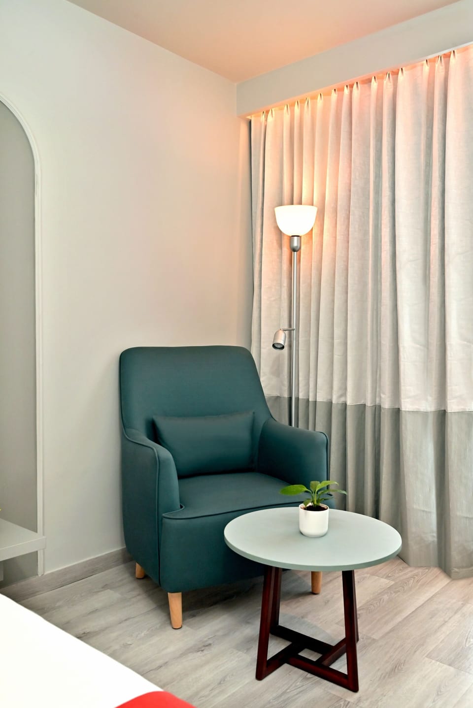 Deluxe Room | Premium bedding, in-room safe, blackout drapes, iron/ironing board