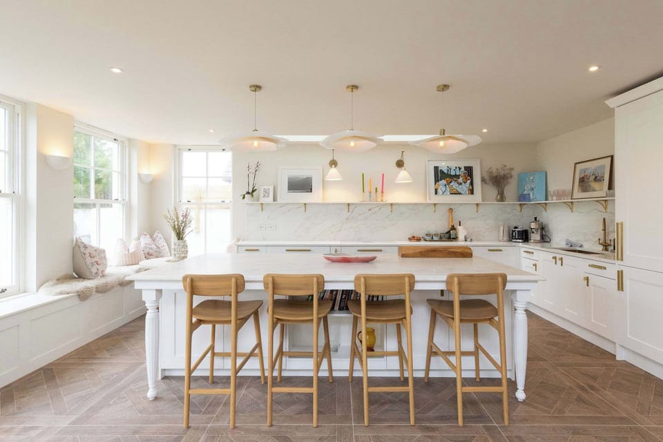 House | 5 bedrooms, desk, Internet