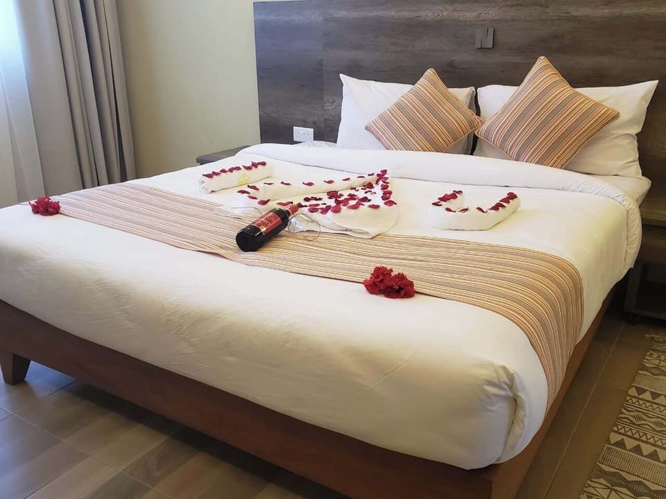 Standard Double Room, Garden View | Free WiFi, bed sheets