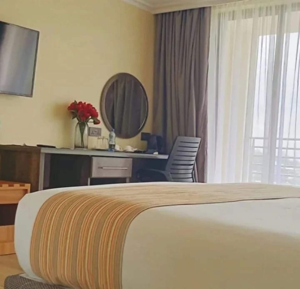 Executive Double Room, Garden View | Free WiFi, bed sheets