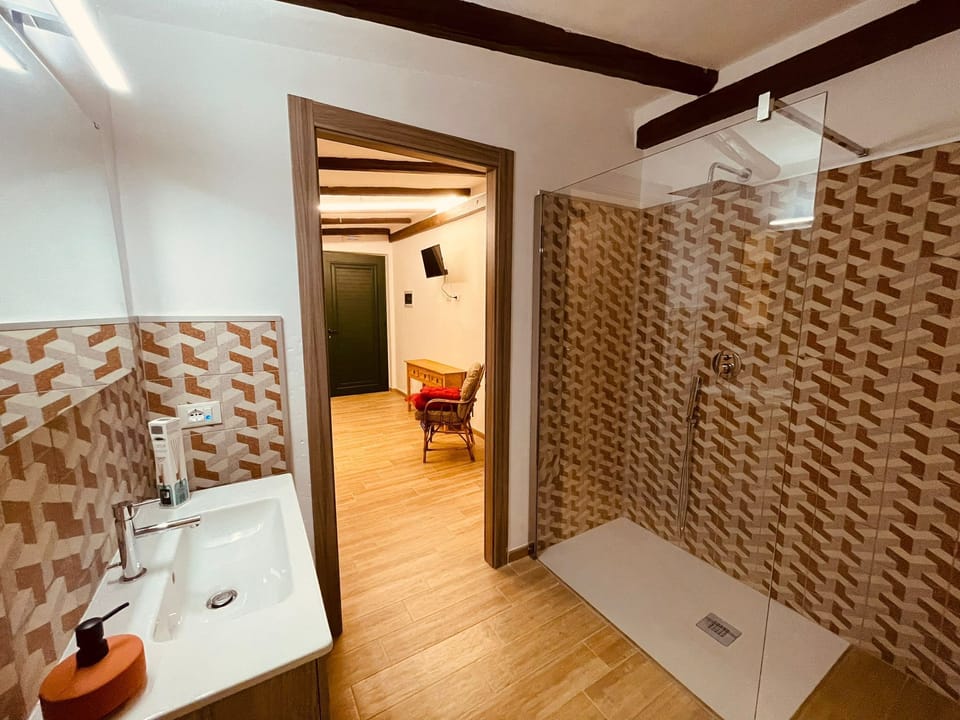 Deluxe Double Room, Garden View | Minibar, free WiFi, wheelchair access
