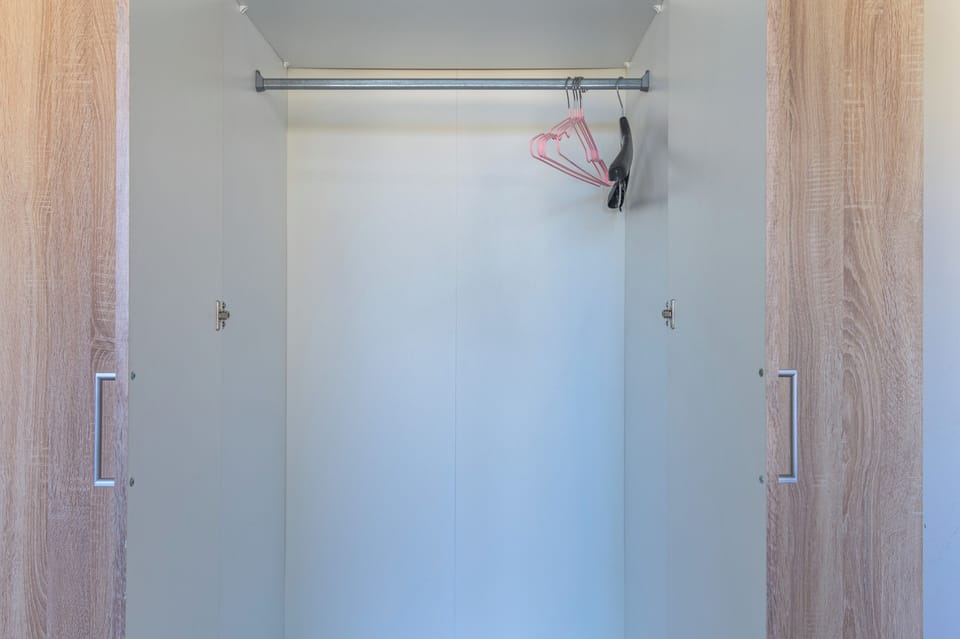 Apartment, 2 Bedrooms, Kitchen, City View | Wardrobe