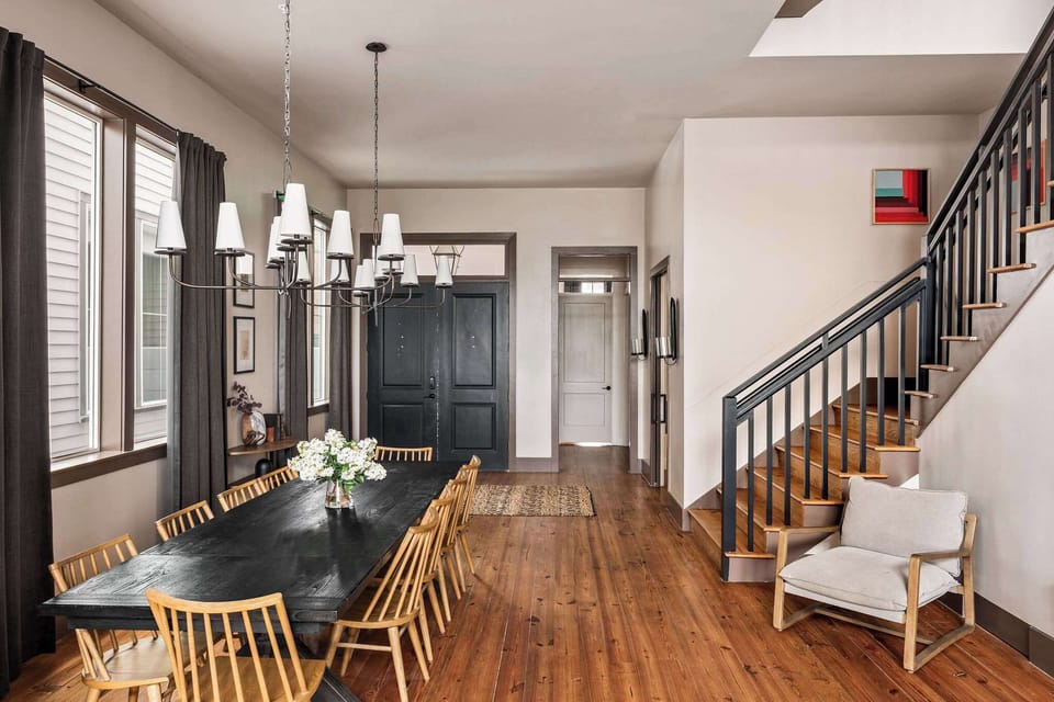First floor open concept dining area