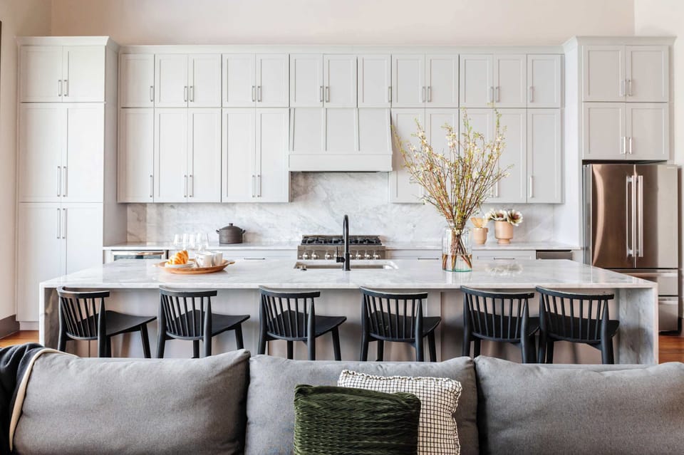 Light counter top design. Colors may differ depending on assigned homes.