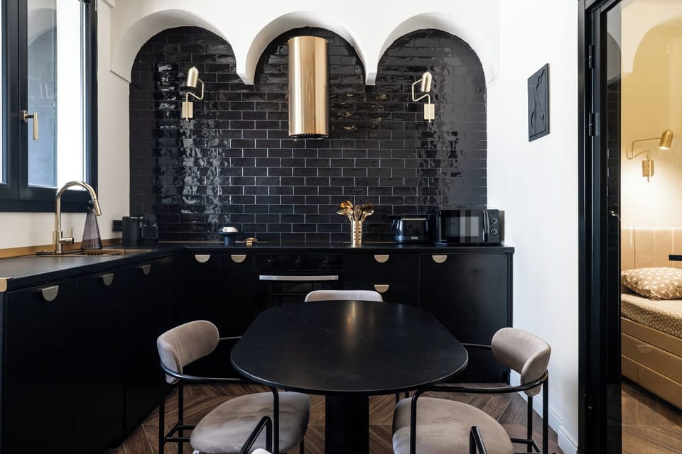Apartment, 3 Bedrooms, City View | Private kitchen | Mini-fridge, microwave, oven, stovetop