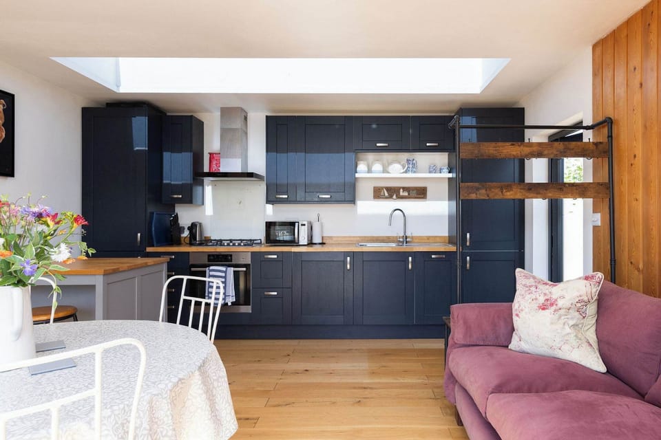 House | 1 bedroom, desk, Internet