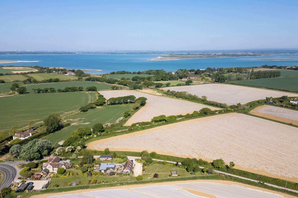 House | 4 bedrooms, desk, Internet