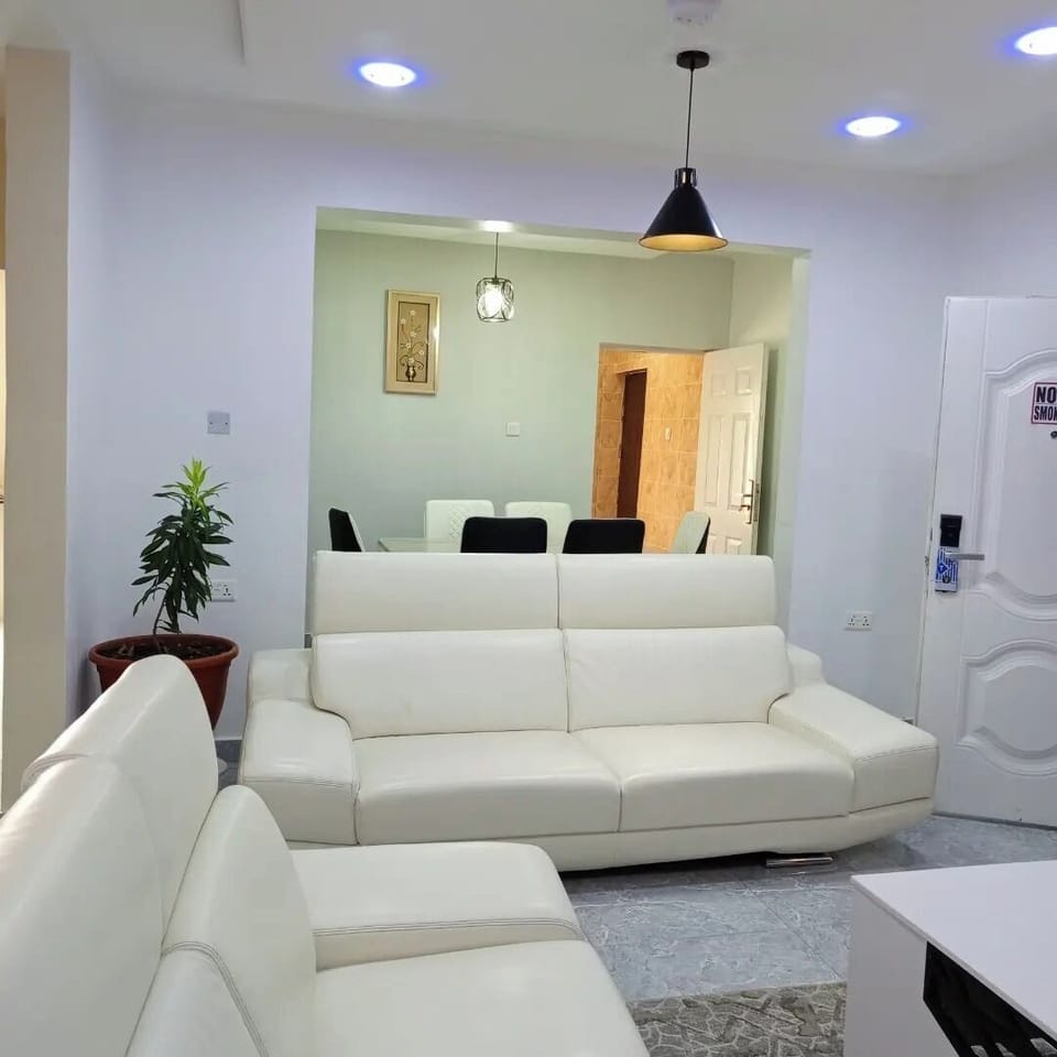 Deluxe Apartment, Balcony, City View | Living area