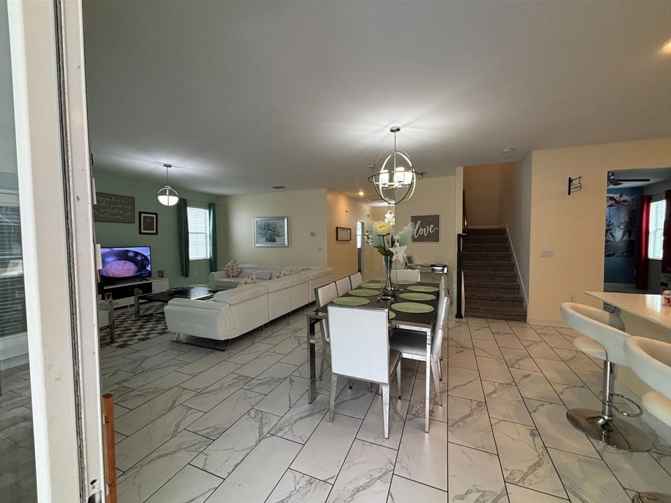10a_Dining_Table_062026