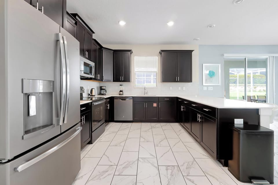 06_High_End_Kitchen_102025